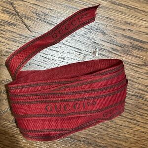 Gucci ribbon red 100